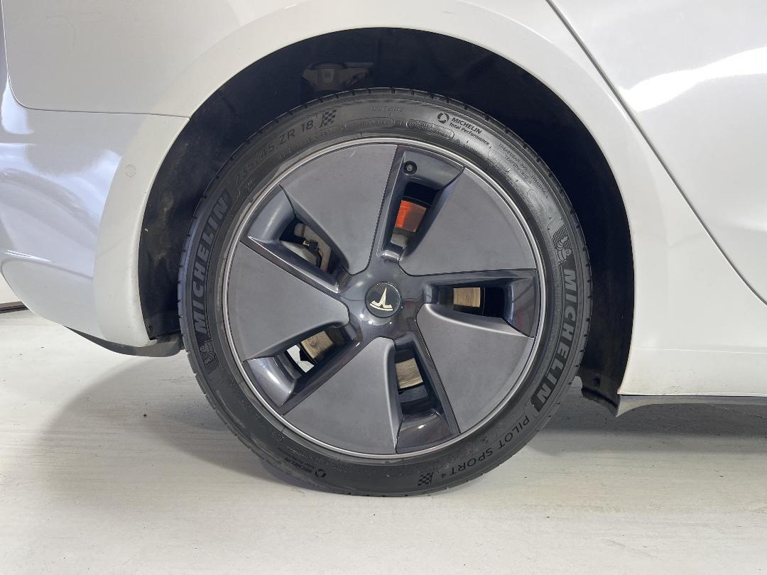 Photo '12' of Tesla Model 3