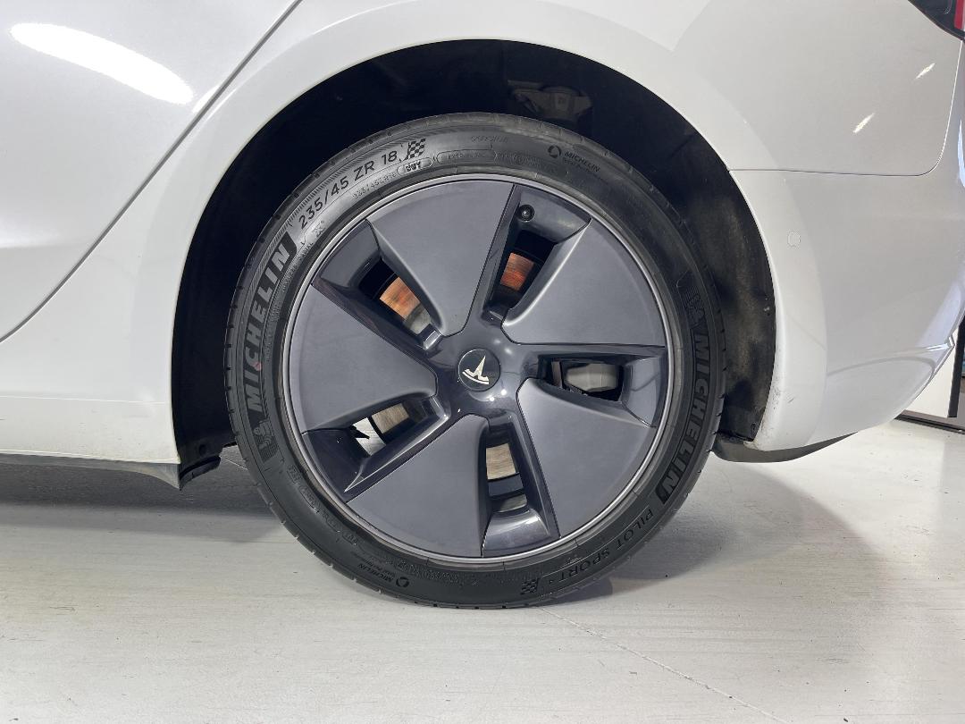 Photo '11' of Tesla Model 3