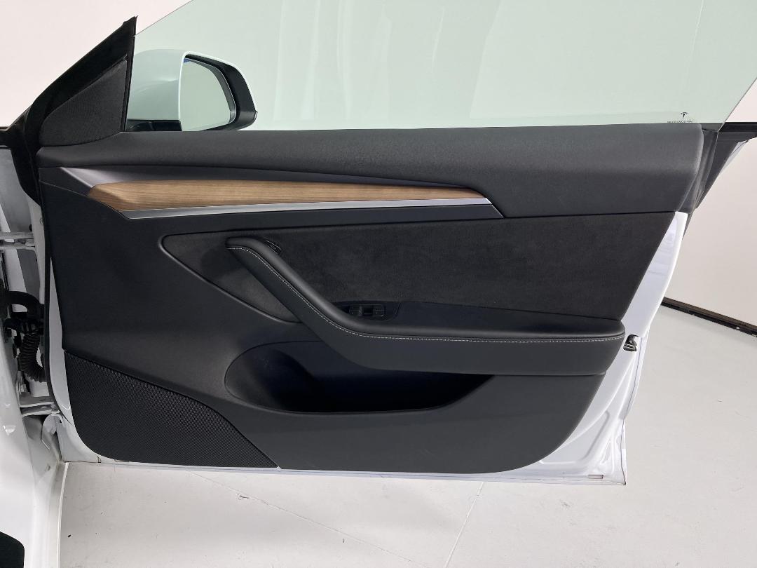 Photo '15' of Tesla Model 3