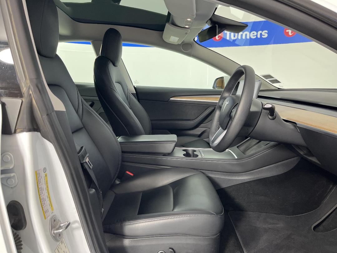 Photo '16' of Tesla Model 3