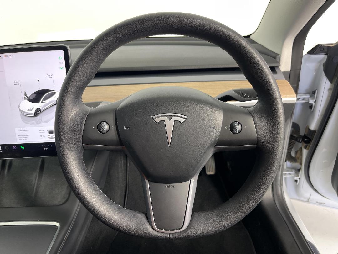 Photo '24' of Tesla Model 3