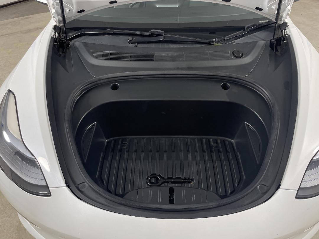 Photo '13' of Tesla Model 3