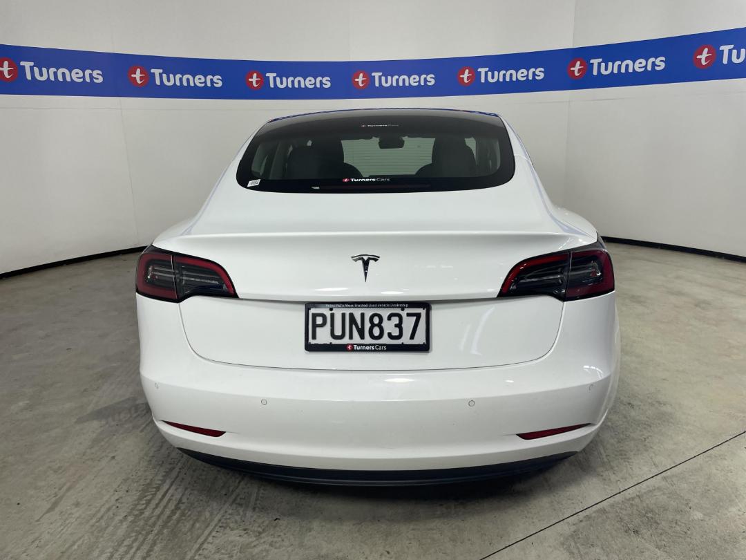 Photo '6' of Tesla Model 3