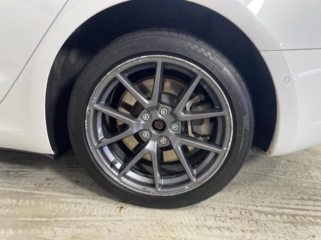 Photo '11' of Tesla Model 3