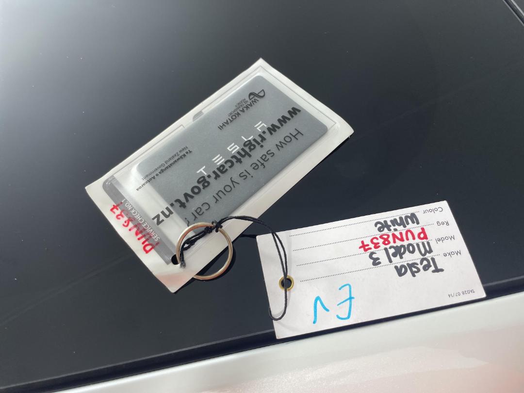 Photo '22' of Tesla Model 3