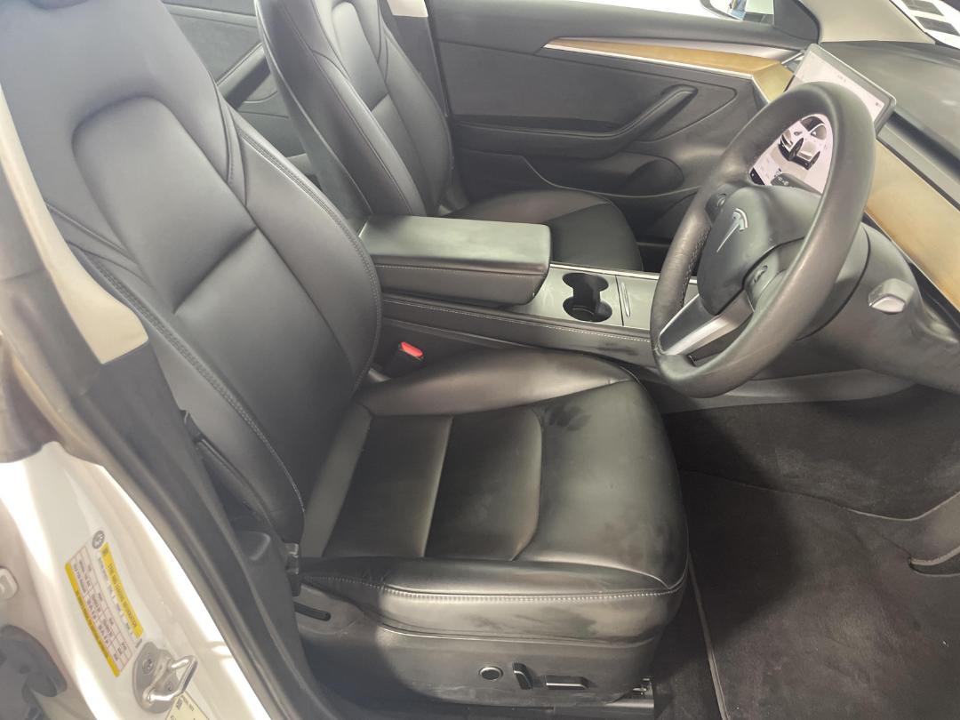 Photo '16' of Tesla Model 3