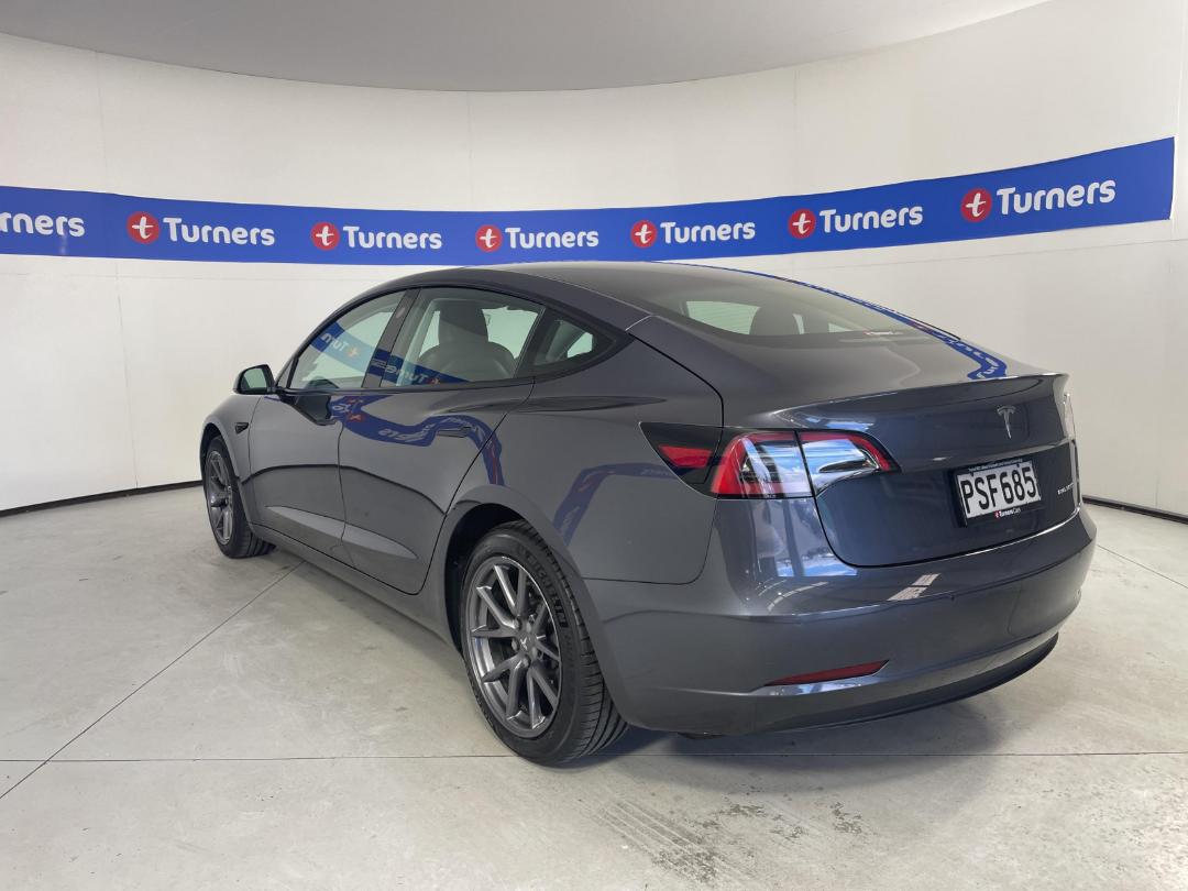 Photo '5' of Tesla Model 3