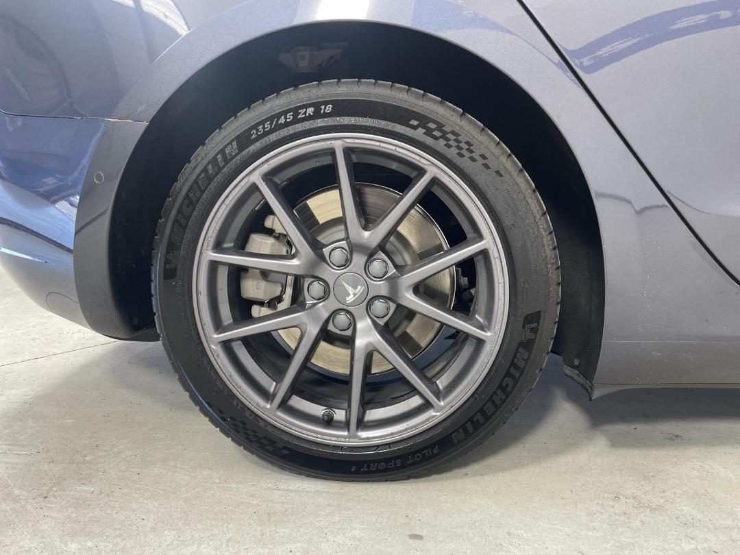 Photo '12' of Tesla Model 3