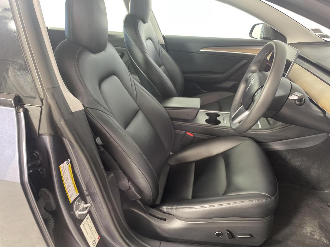 Photo '16' of Tesla Model 3