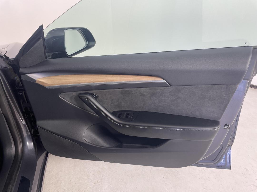 Photo '15' of Tesla Model 3