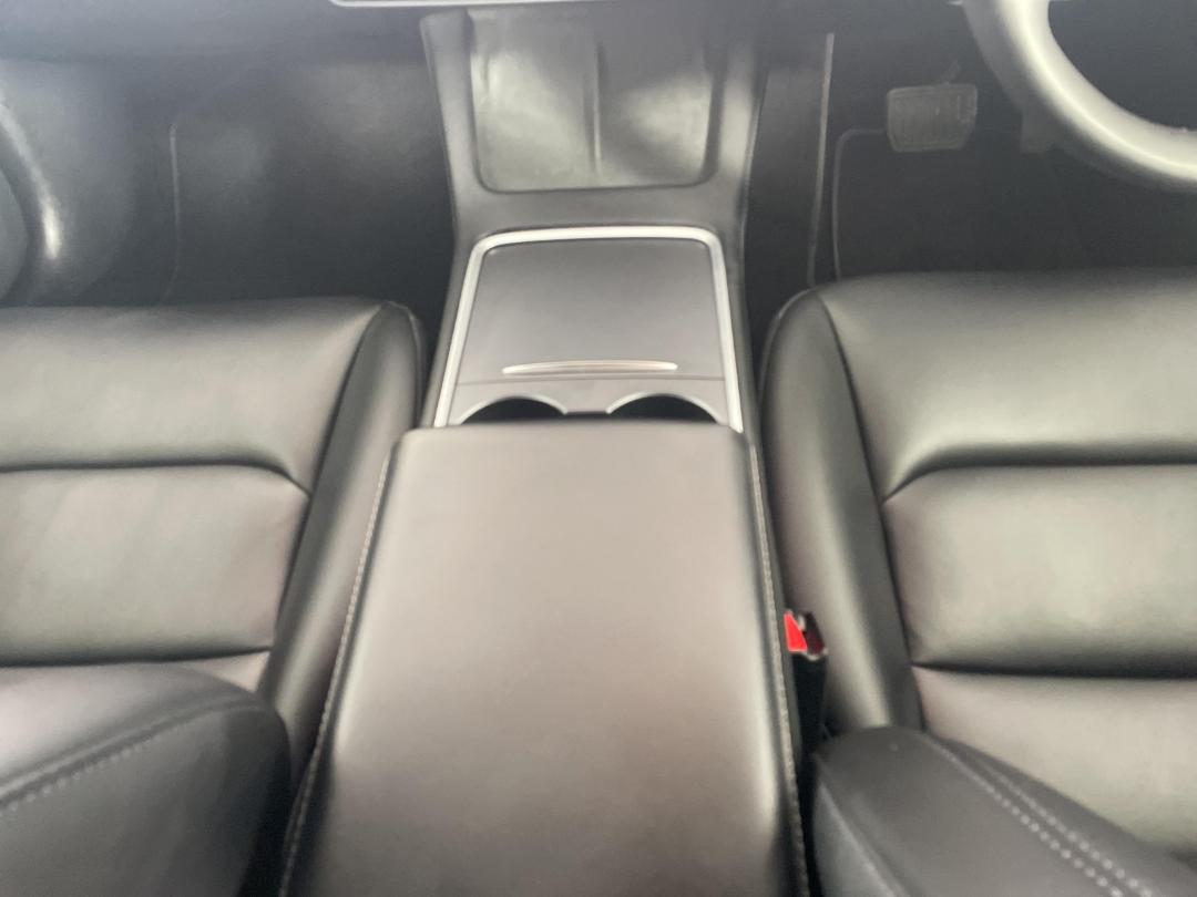 Photo '18' of Tesla Model 3