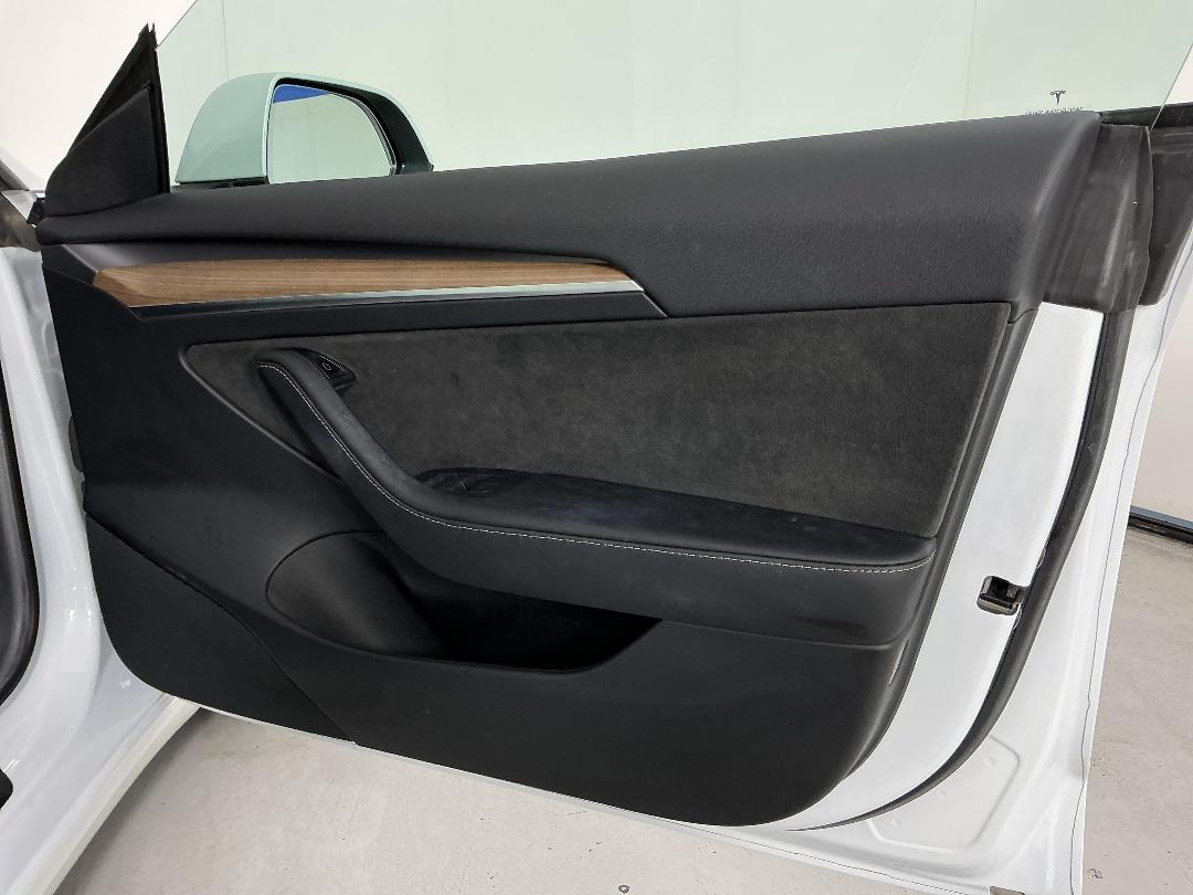 Photo '15' of Tesla Model 3 Photo '15' of Tesla Model 3