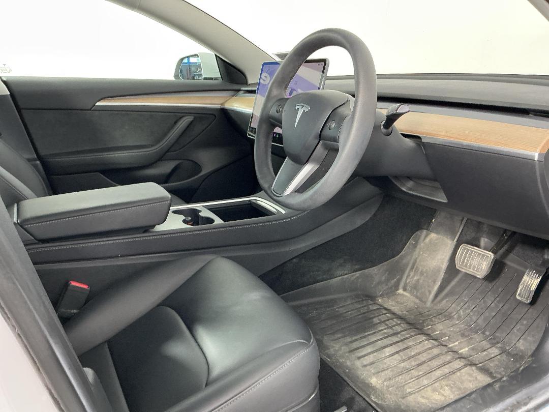 Photo '16' of Tesla Model 3 Photo '16' of Tesla Model 3