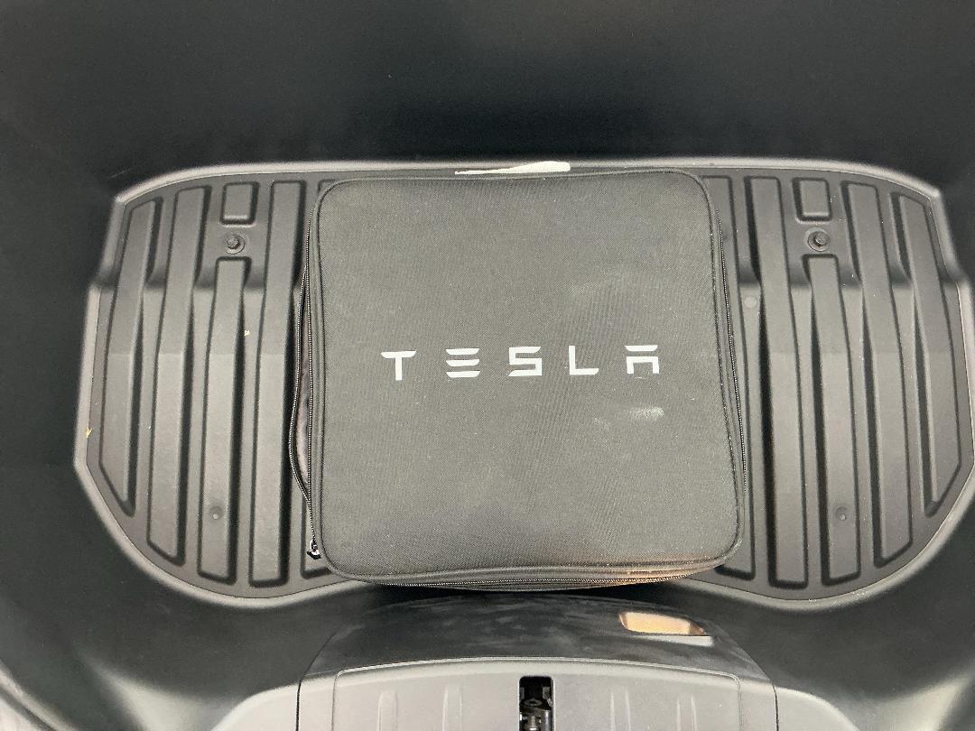 Photo '30' of Tesla Model 3 Photo '30' of Tesla Model 3