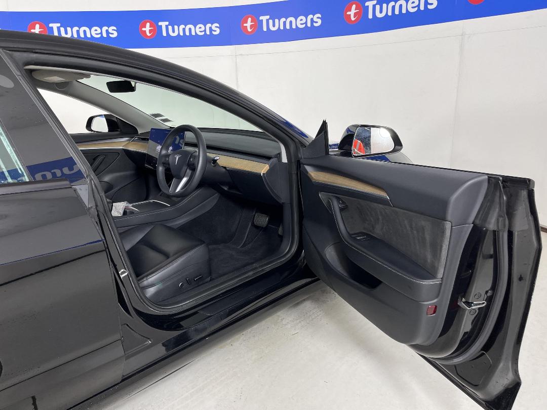 Photo '15' of Tesla Model 3 Photo '15' of Tesla Model 3