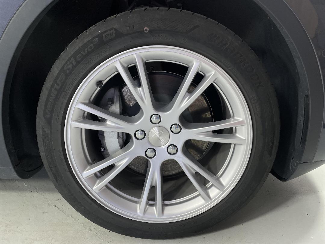 Photo '9' of Tesla Model Y