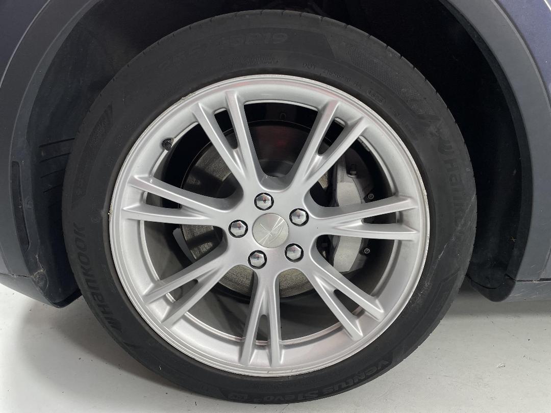 Photo '10' of Tesla Model Y