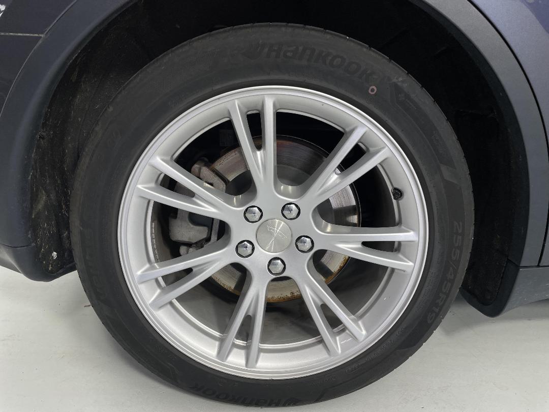 Photo '12' of Tesla Model Y