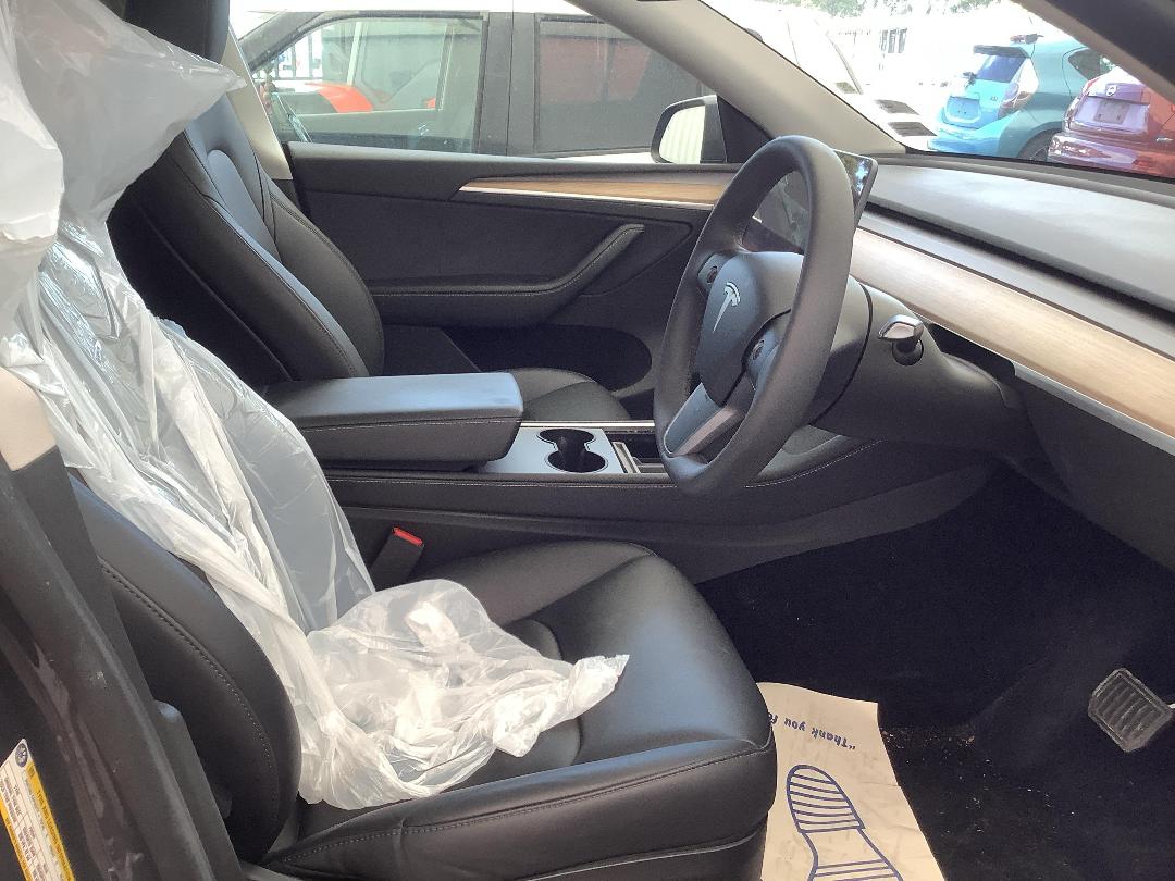 Photo '10' of Tesla Model Y Rear Wheel Drive Photo '10' of Tesla Model Y Rear Wheel Drive