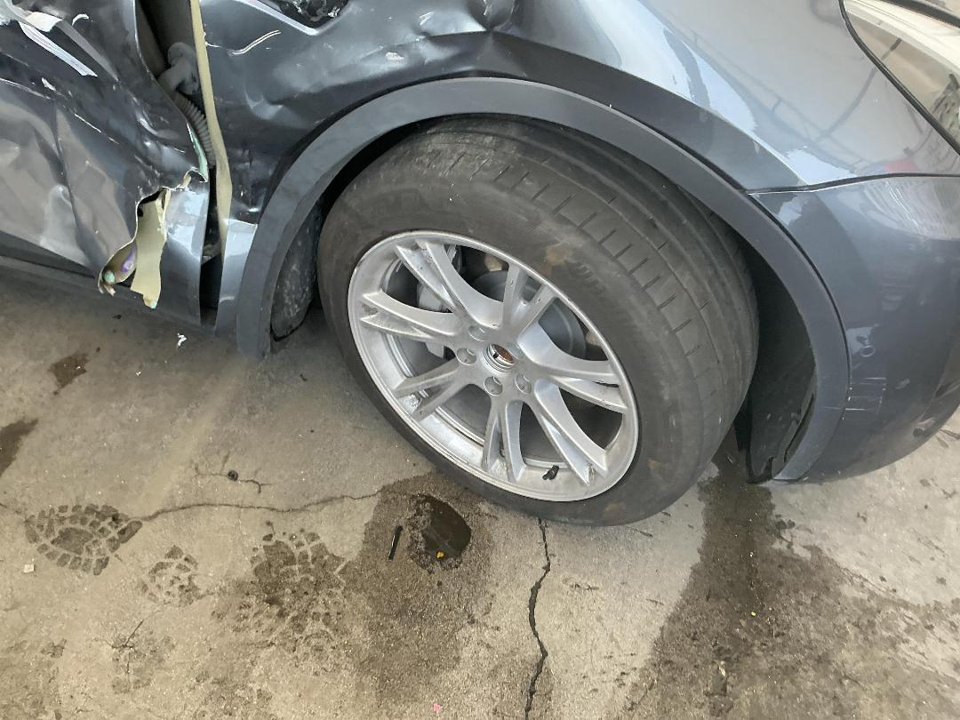 Photo '2' of Tesla Model Y Rear Wheel Drive Photo '2' of Tesla Model Y Rear Wheel Drive