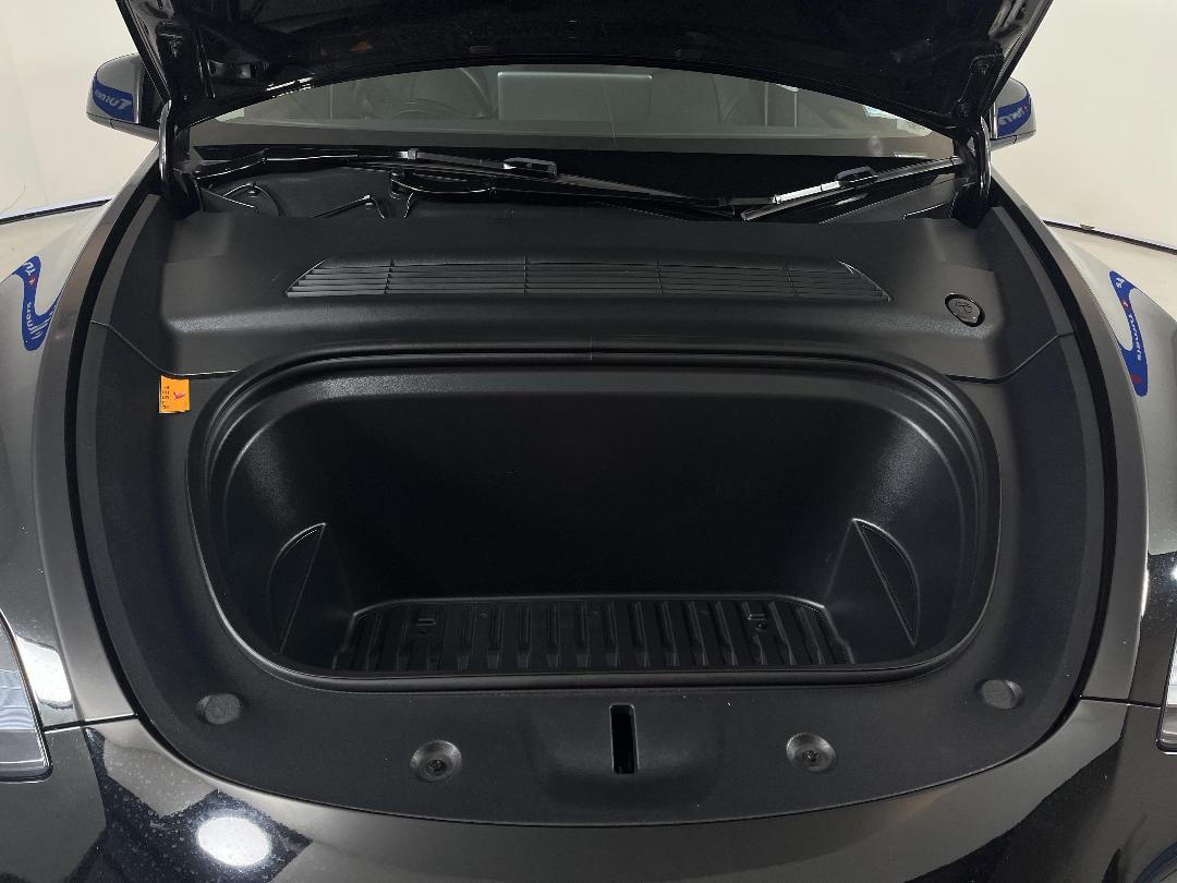 Photo '13' of Tesla Model Y