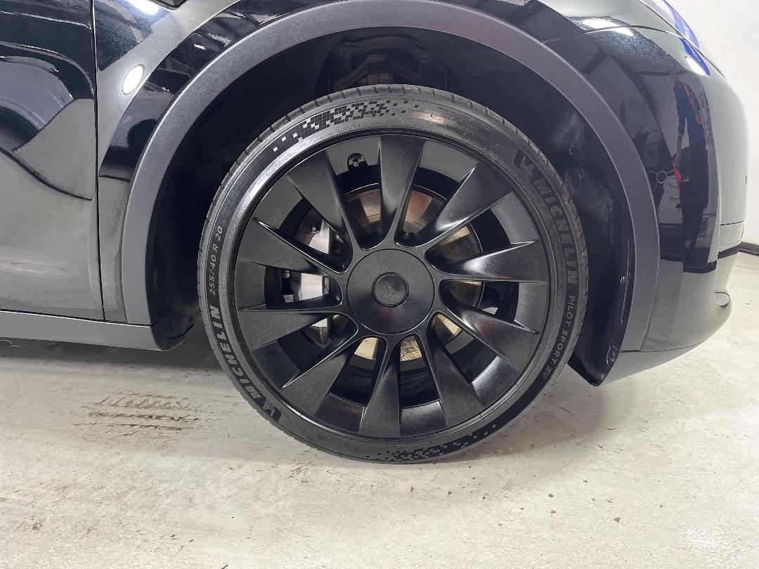 Photo '9' of Tesla Model Y