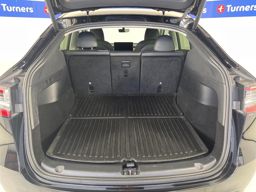 Photo '14' of Tesla Model Y