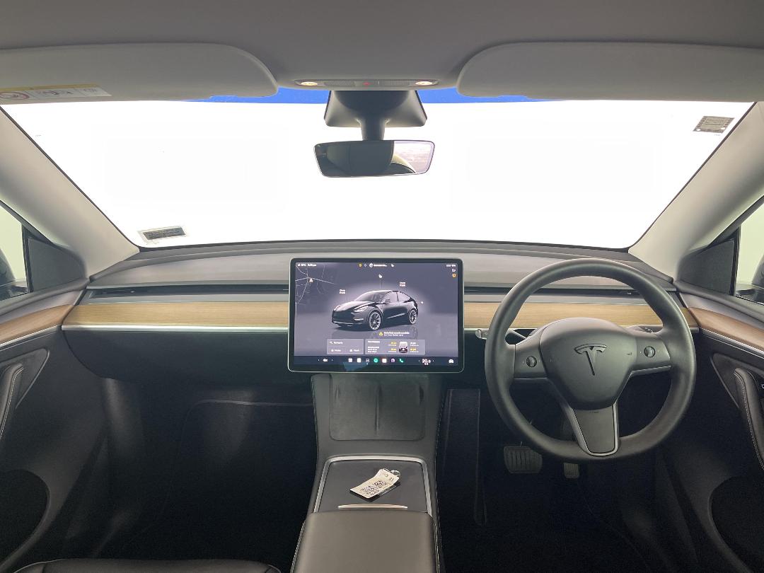 Photo '17' of Tesla Model Y