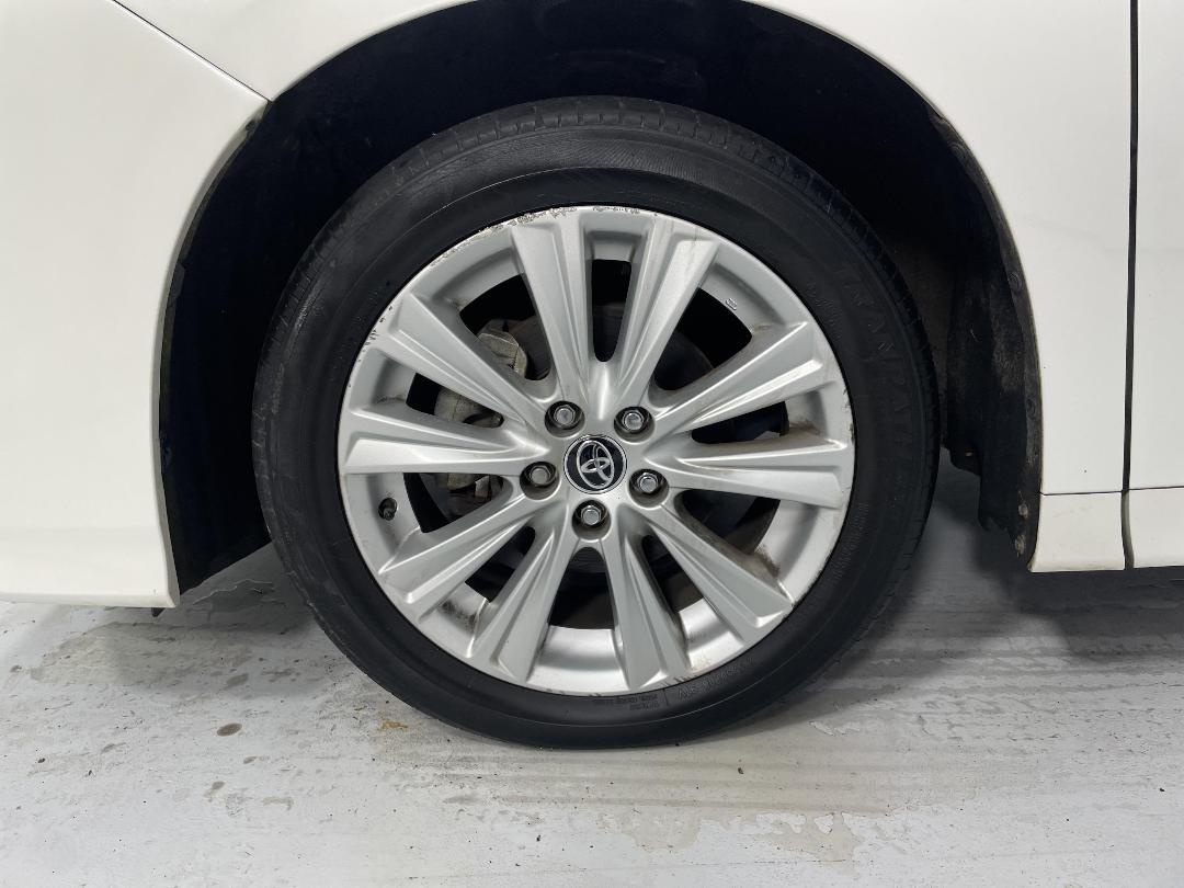 Photo '10' of Toyota Alphard