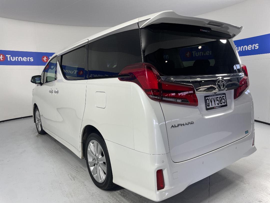 Photo '5' of Toyota Alphard
