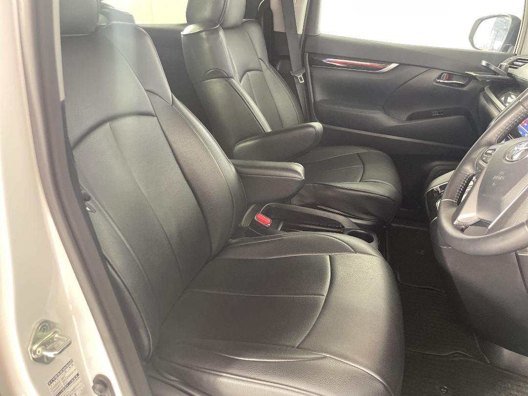 Photo '16' of Toyota Alphard