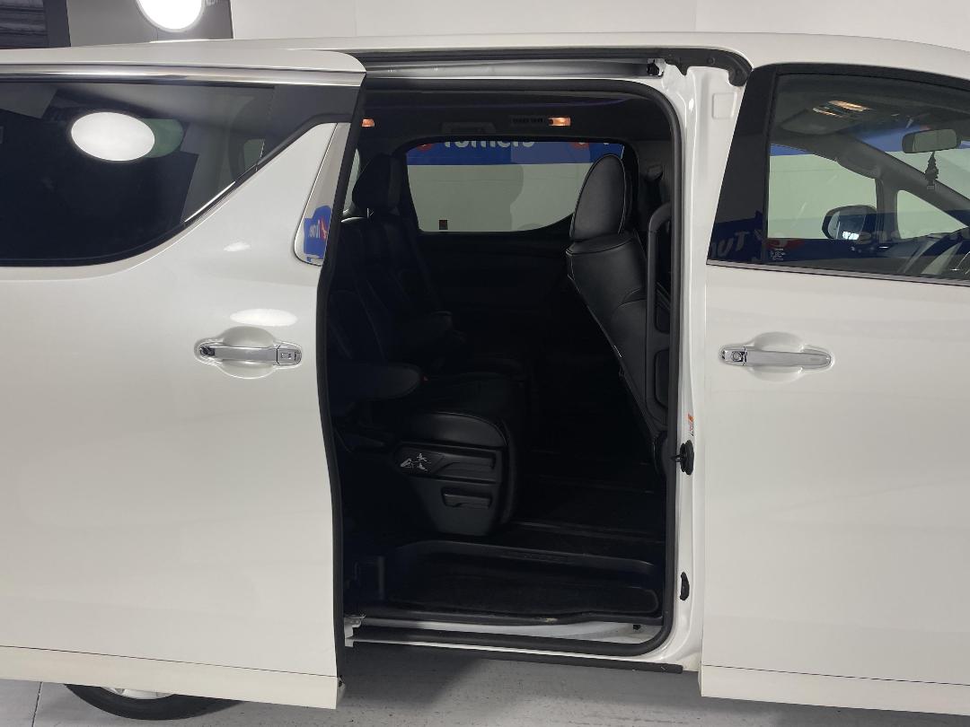 Photo '19' of Toyota Alphard