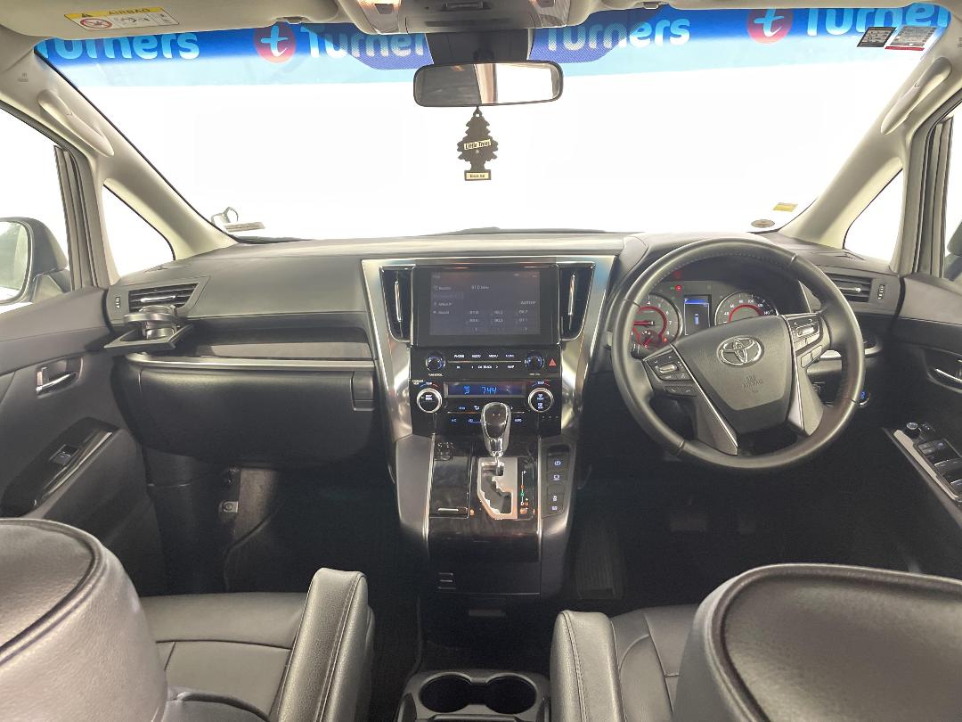 Photo '17' of Toyota Alphard