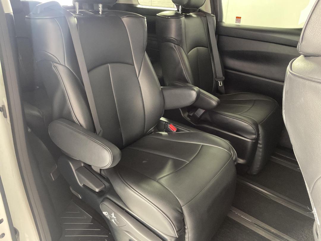 Photo '20' of Toyota Alphard