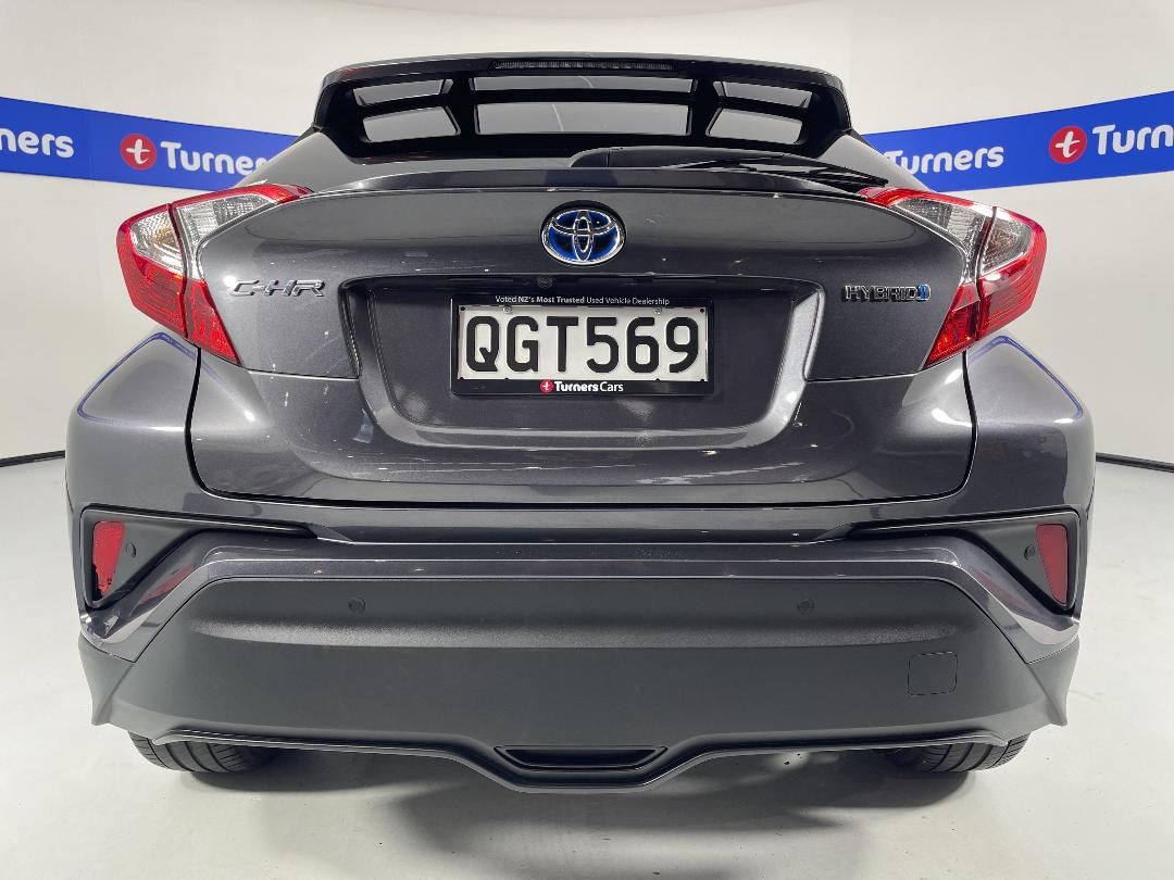 Photo '6' of Toyota C-HR