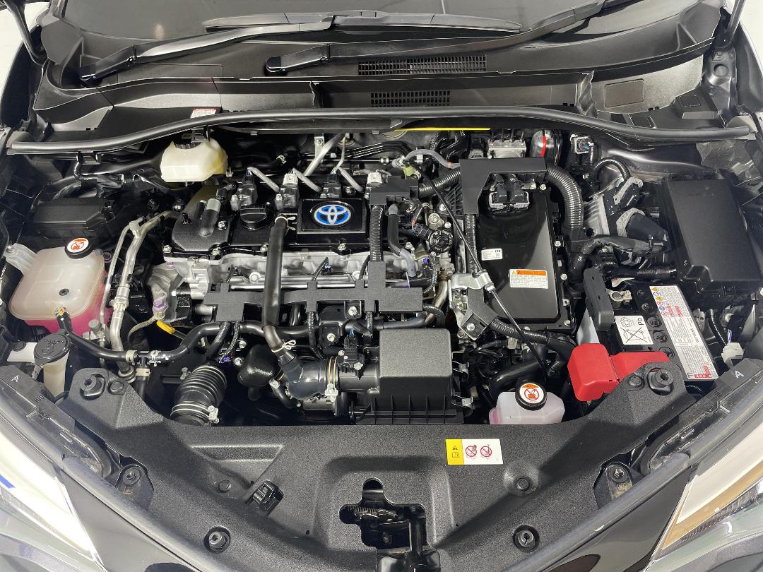 Photo '13' of Toyota C-HR