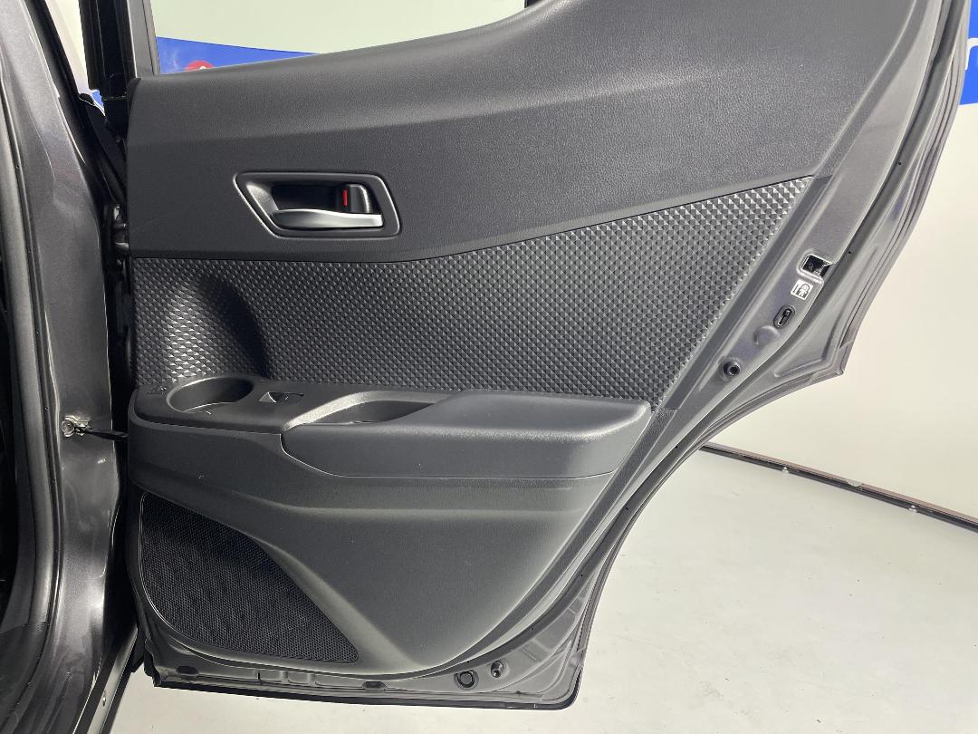 Photo '19' of Toyota C-HR