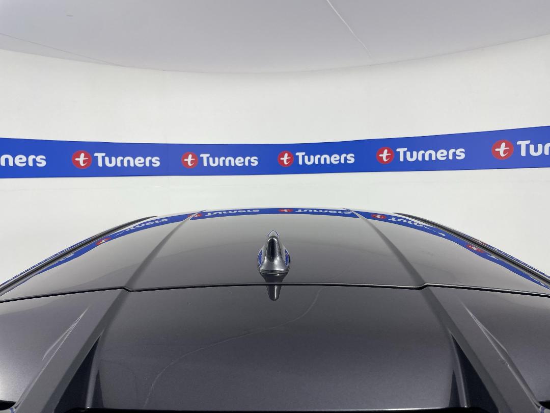 Photo '33' of Toyota C-HR