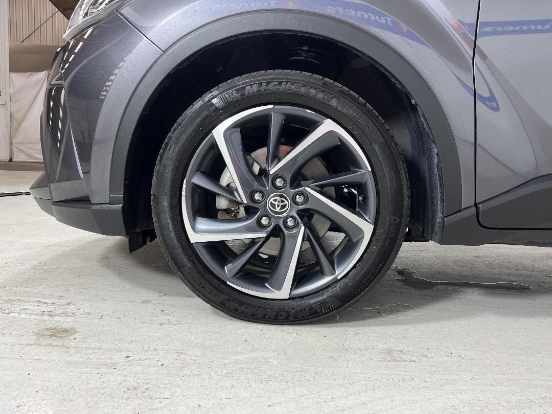 Photo '10' of Toyota C-HR