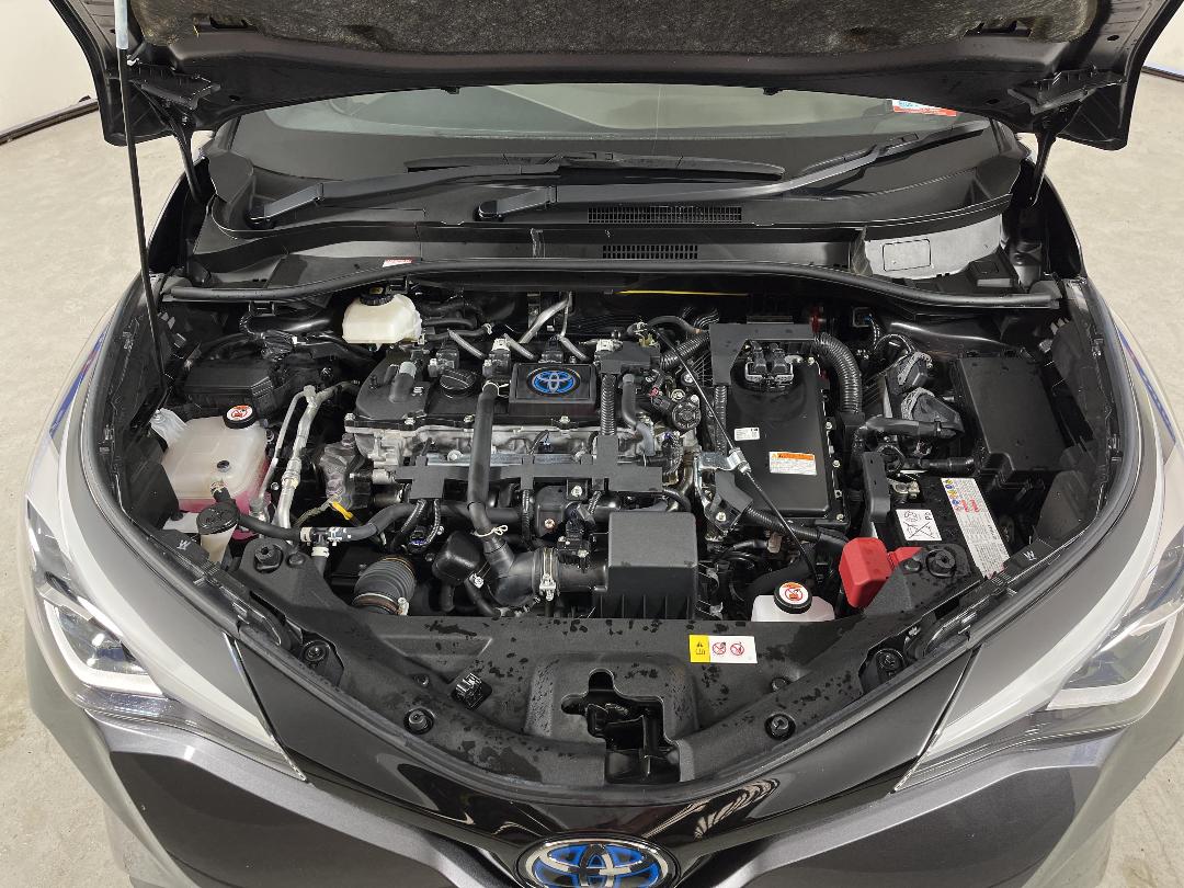 Photo '13' of Toyota C-HR