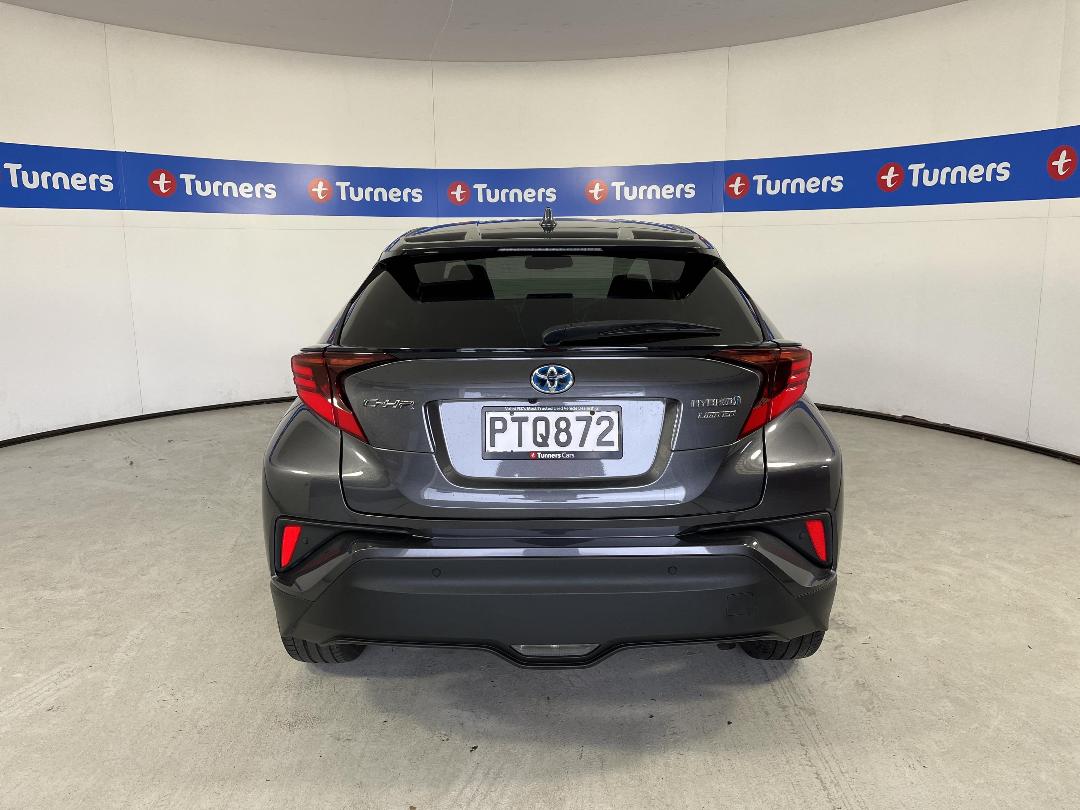 Photo '6' of Toyota C-HR