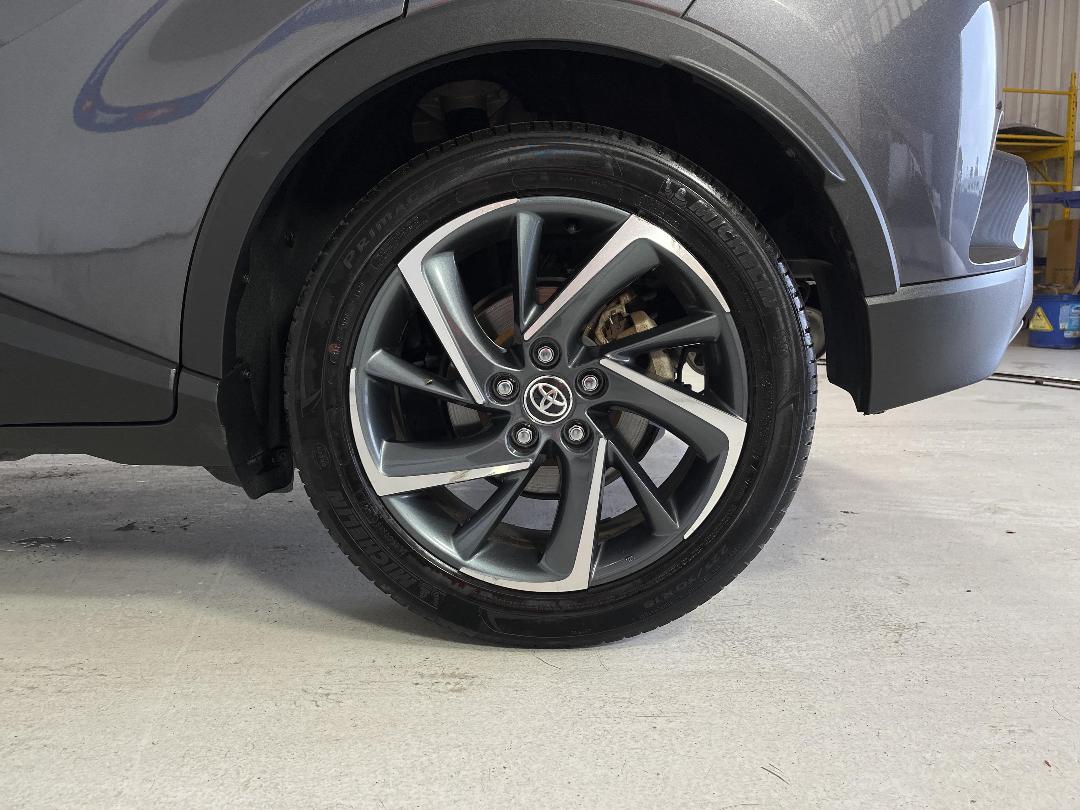 Photo '11' of Toyota C-HR