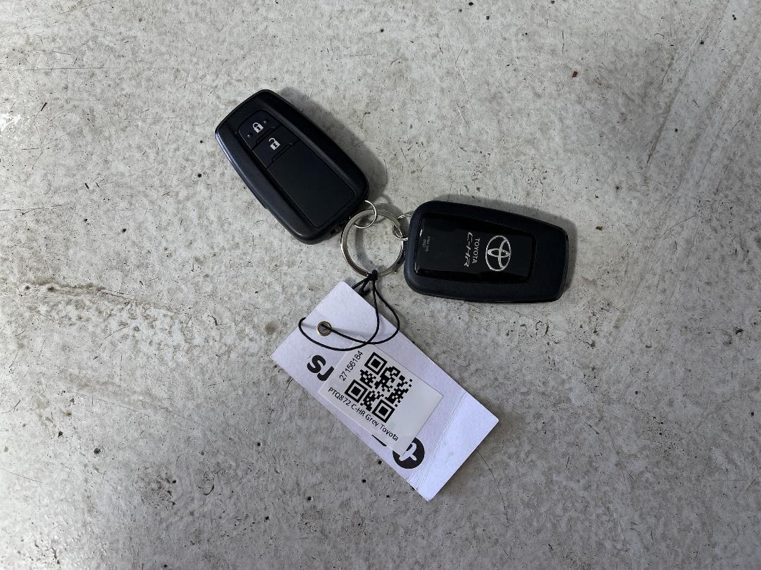 Photo '22' of Toyota C-HR