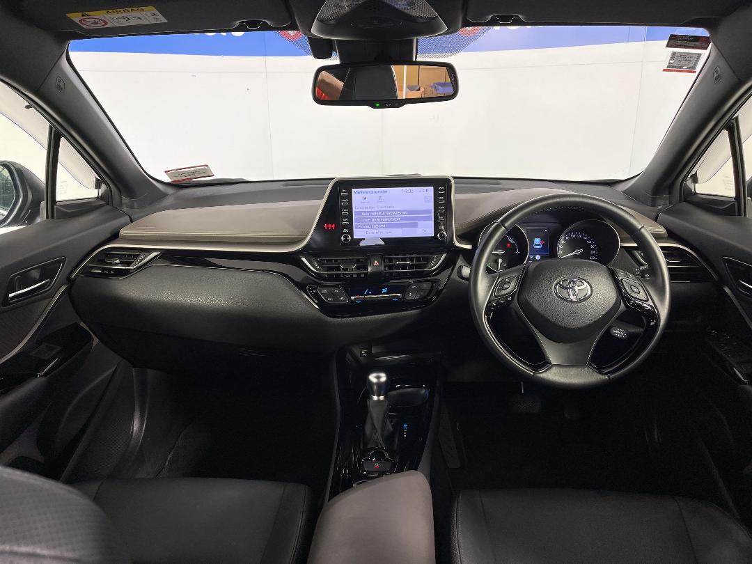 Photo '17' of Toyota C-HR