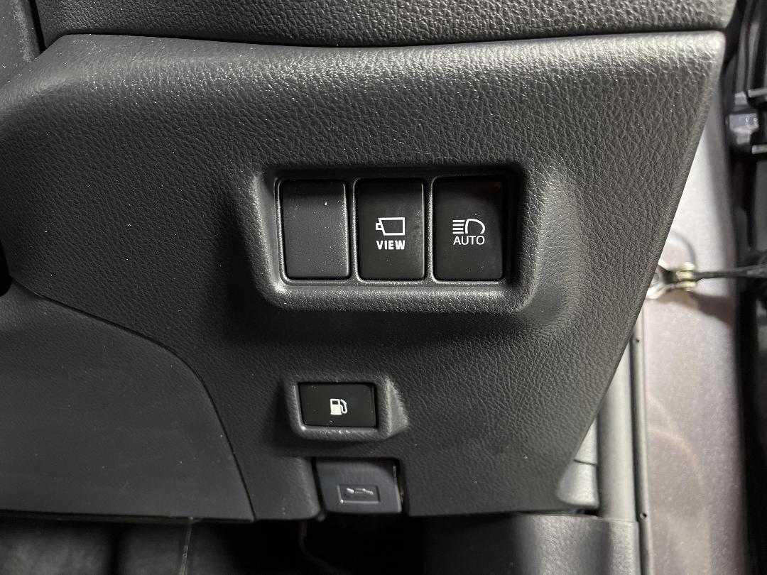 Photo '25' of Toyota C-HR