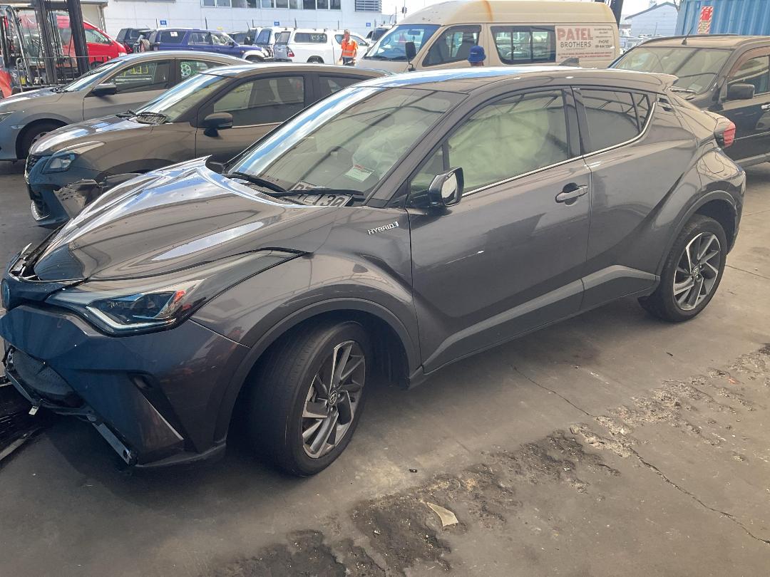 Photo '6' of Toyota C-HR Limited