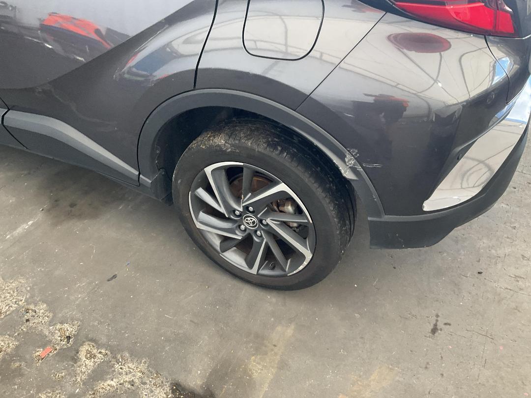 Photo '10' of Toyota C-HR Limited