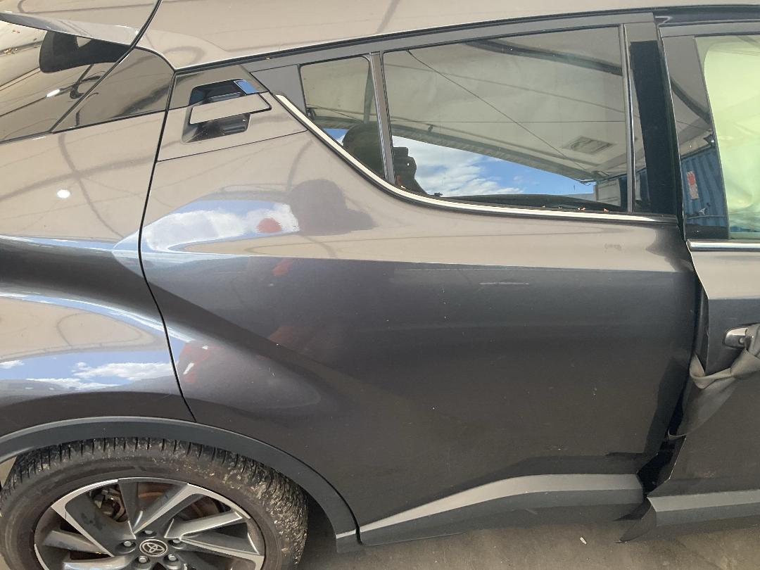 Photo '14' of Toyota C-HR Limited