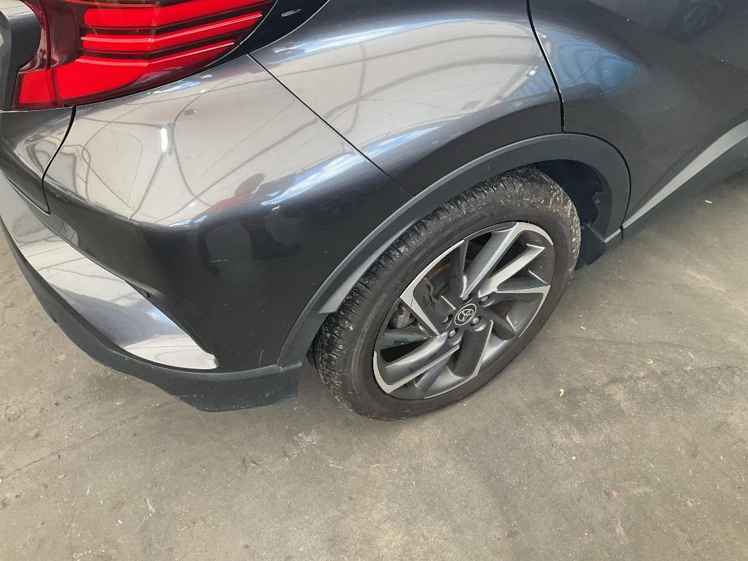 Photo '13' of Toyota C-HR Limited