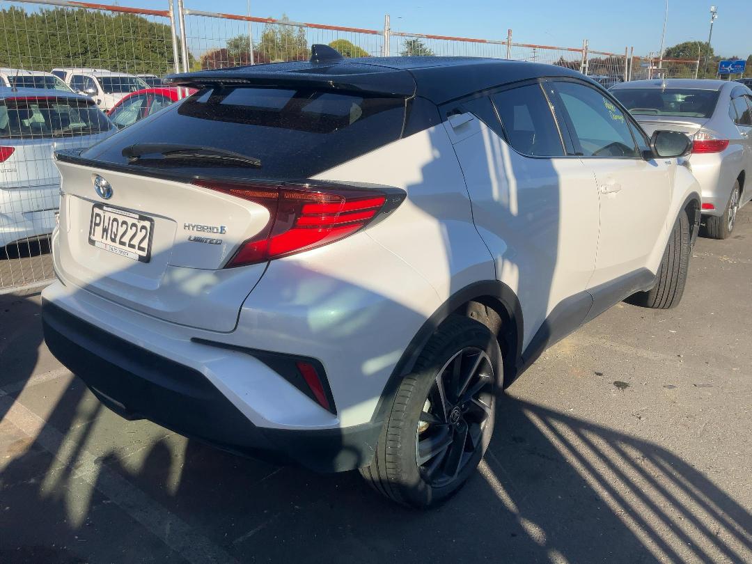 Photo '4' of Toyota C-HR Limited